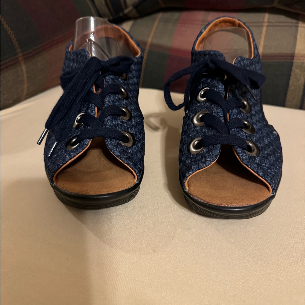 Bernie Mev Sz 40 Navy Lace Up Sandals EUC😊😊 - Picture 2 of 11